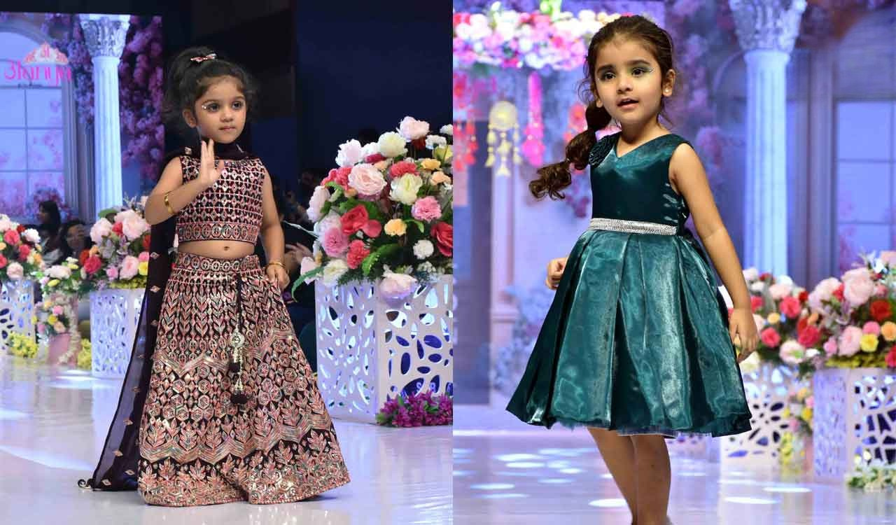 Kids in ethnic wear